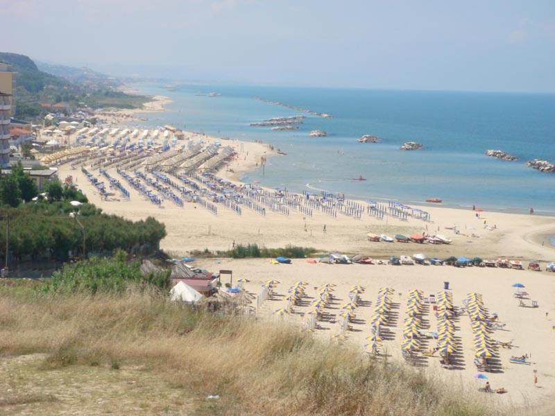 Agriturismo Marina オルトーナ エクステリア 写真